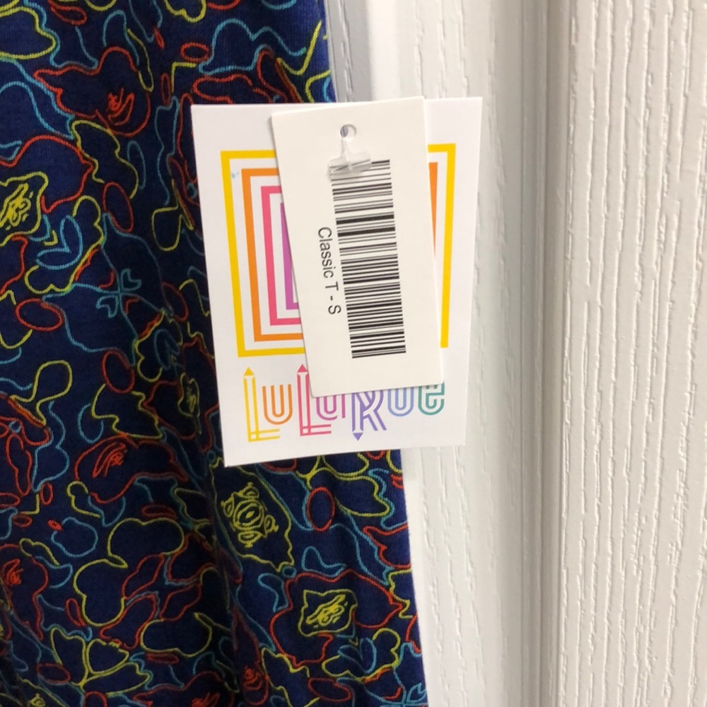 LuLaRoe Classic Tee NWT - Picture 4 of 4